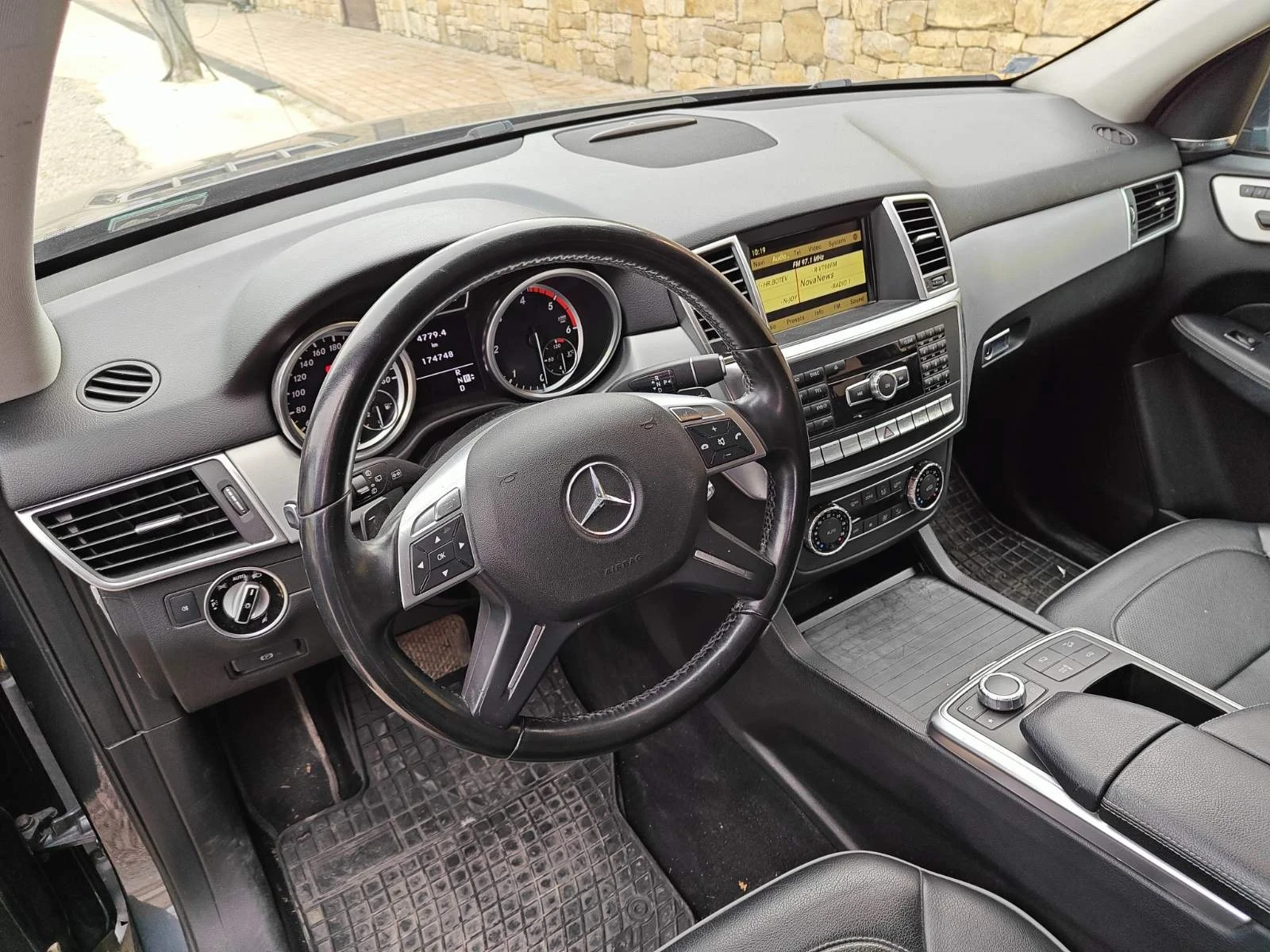 Mercedes-Benz ML 350 BlueTec 4 Matic, снимка 14 - Автомобили и джипове - 55940274