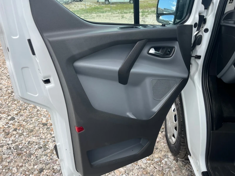 Ford Transit Custom 9 МЕСТЕН ЕВРО6 ТОП СЪСТОЯНИЕ, снимка 12 - Бусове и автобуси - 51659337