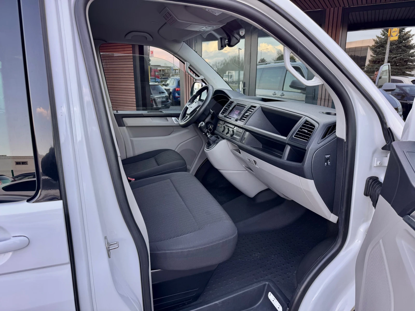 VW Caravelle BLUEMOTION* 8+ 1 �����* ������ | Mobile.bg � ����������� 9