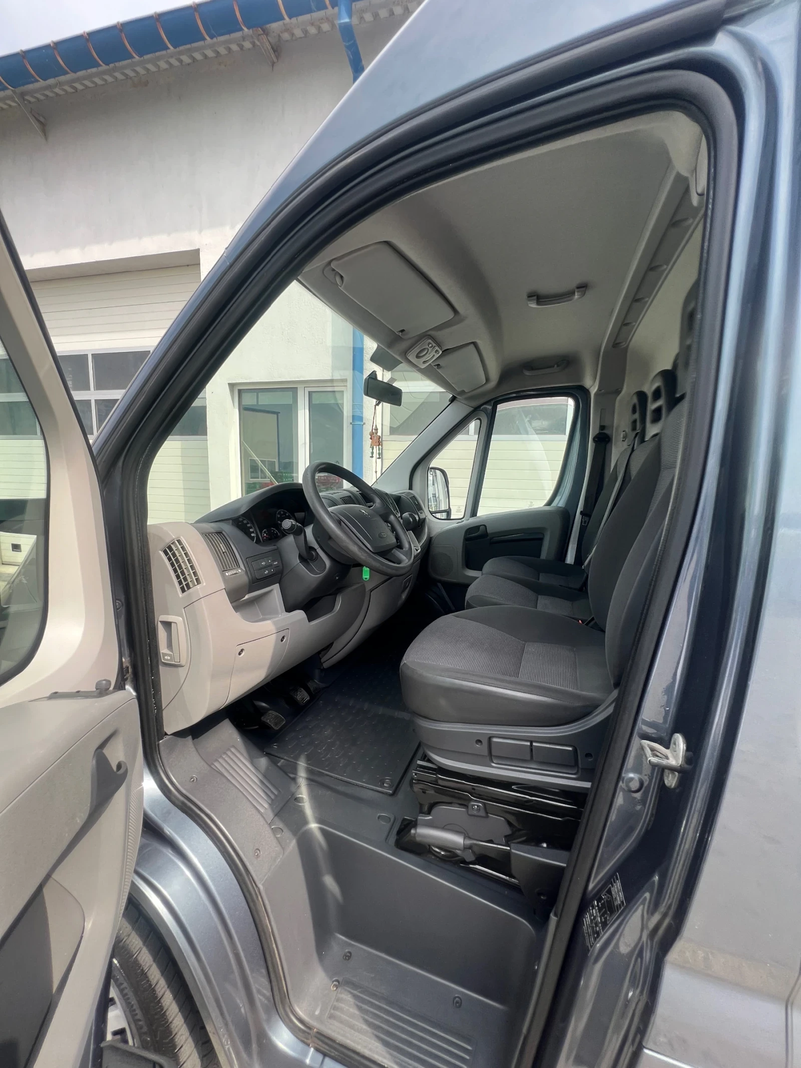 Peugeot Boxer Дълга база / Климатик, снимка 15 - Бусове и автобуси - 54353383