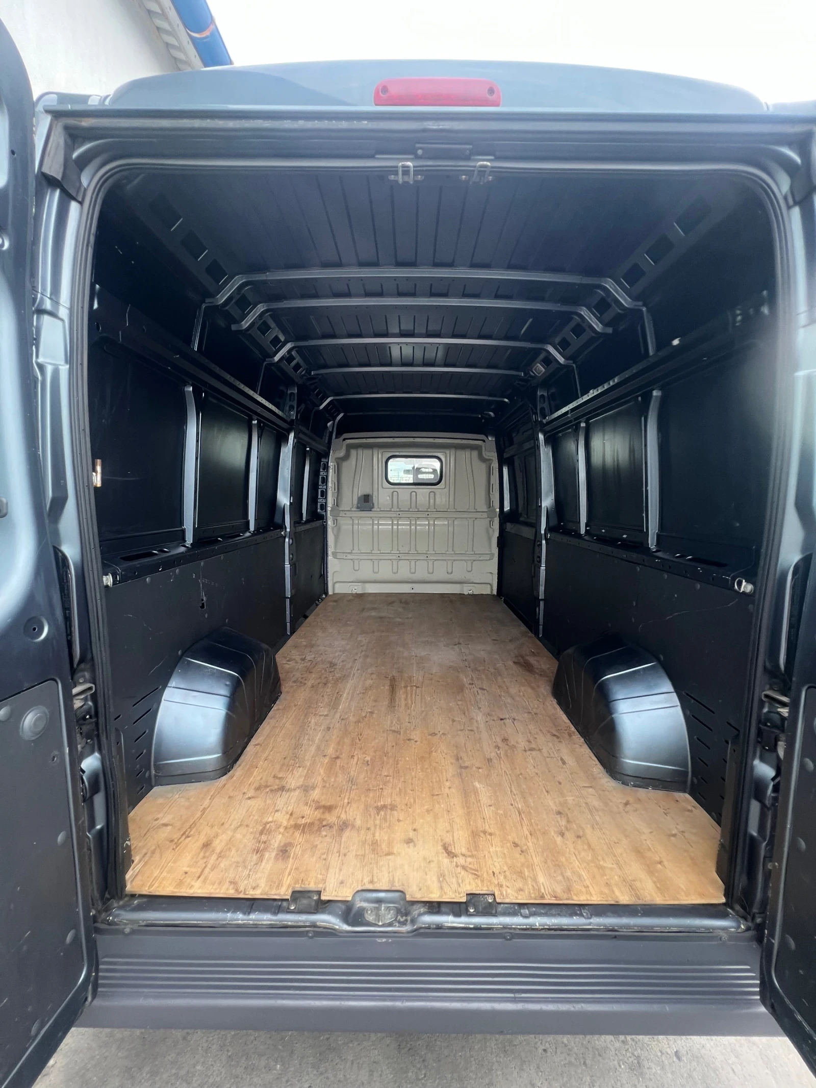 Peugeot Boxer Дълга база / Климатик, снимка 11 - Бусове и автобуси - 54353383