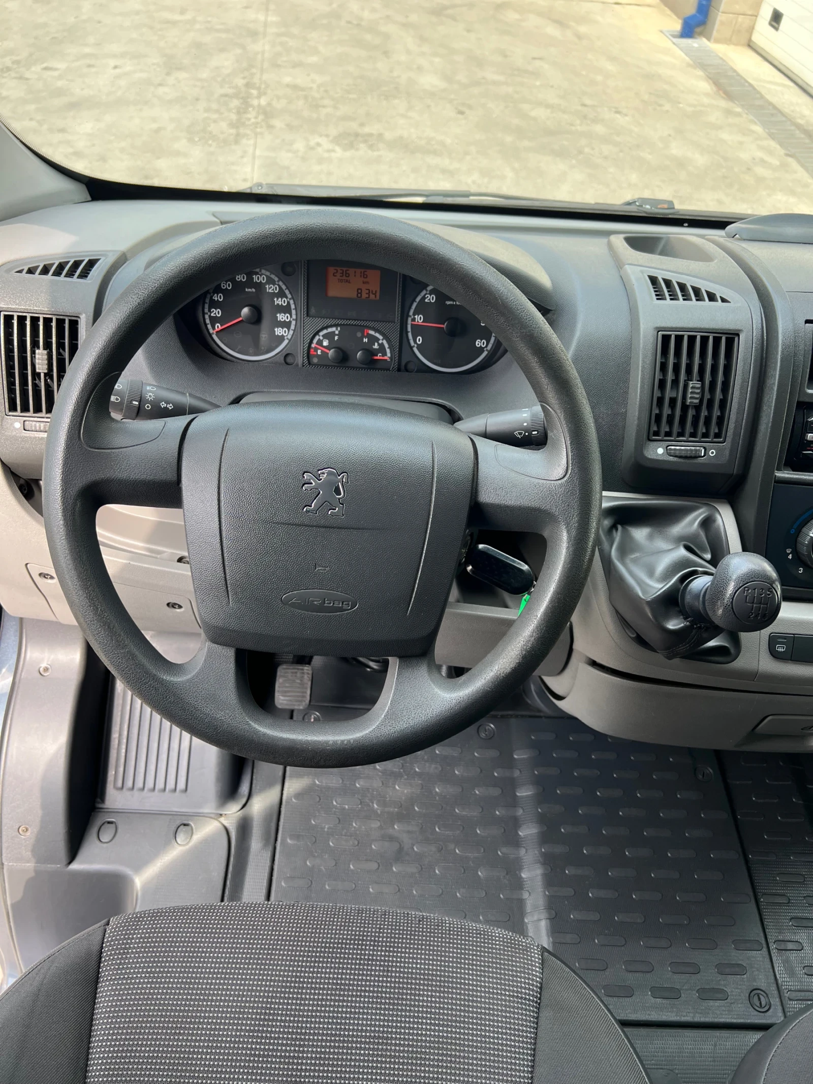 Peugeot Boxer Дълга база / Климатик, снимка 16 - Бусове и автобуси - 54353383