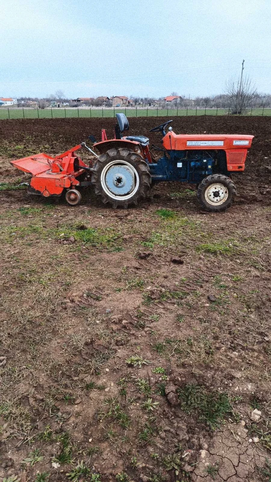 Трактор Kubota, снимка 2 - Селскостопанска техника - 53720407