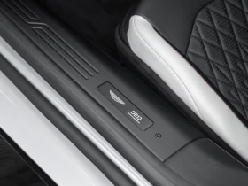 Aston Martin Други DB12 Coupe = NEW = Black Pack Гаранция, снимка 7