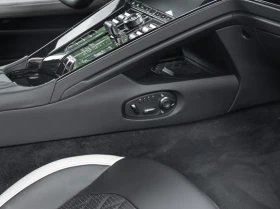 Aston Martin Други DB12 Coupe = NEW = Black Pack Гаранция, снимка 14