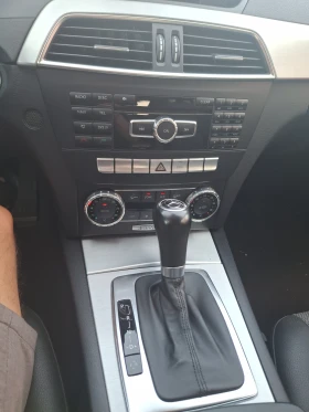 Mercedes-Benz 220 Нов внос, снимка 10