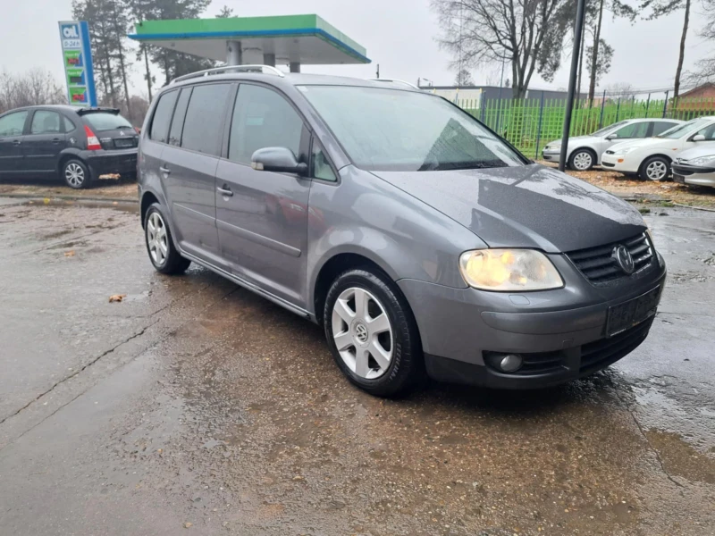 VW Touran 2.0 TDI DSG, снимка 4 - Автомобили и джипове - 48181071