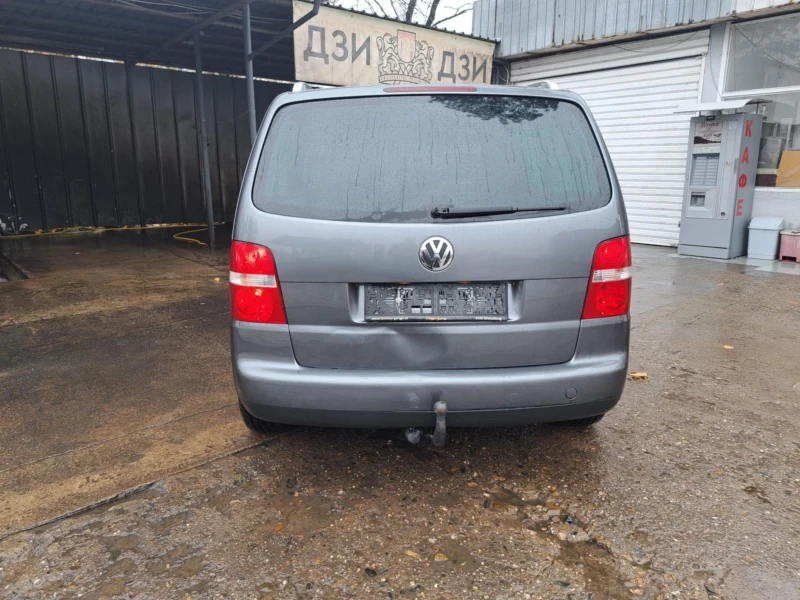 VW Touran 2.0 TDI DSG, снимка 7 - Автомобили и джипове - 48181071