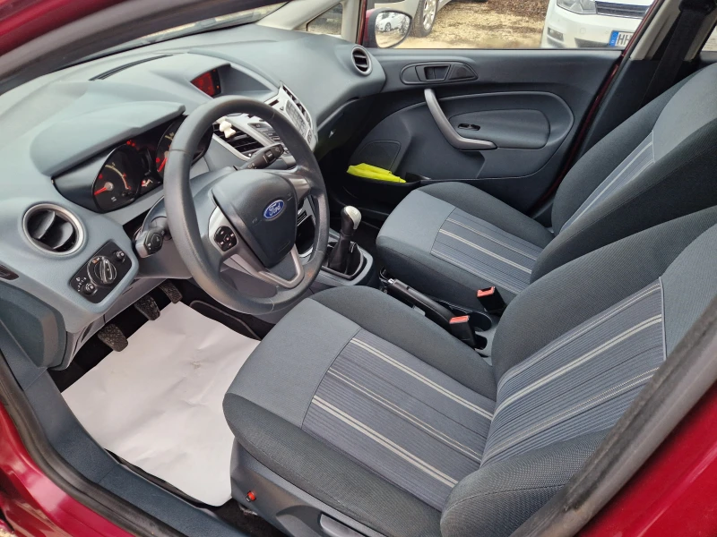 Ford Fiesta 1.4i, снимка 9 - Автомобили и джипове - 48228017