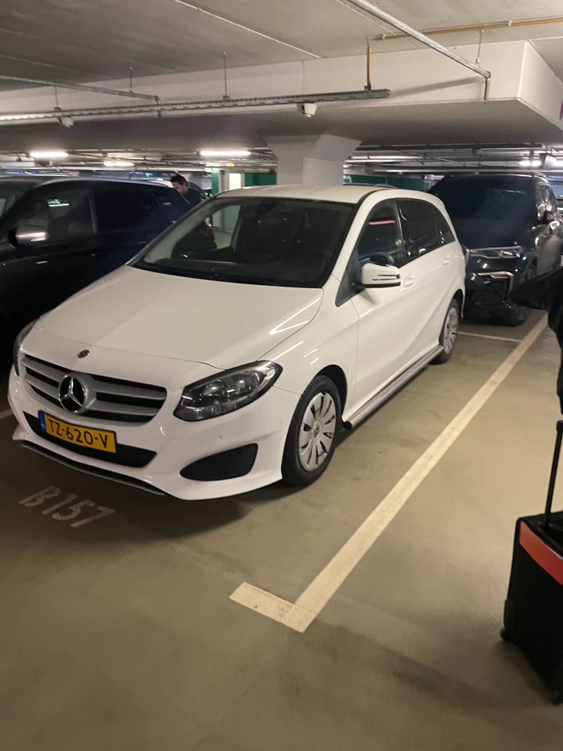 Mercedes-Benz B 220, снимка 1 - Автомобили и джипове - 48708598