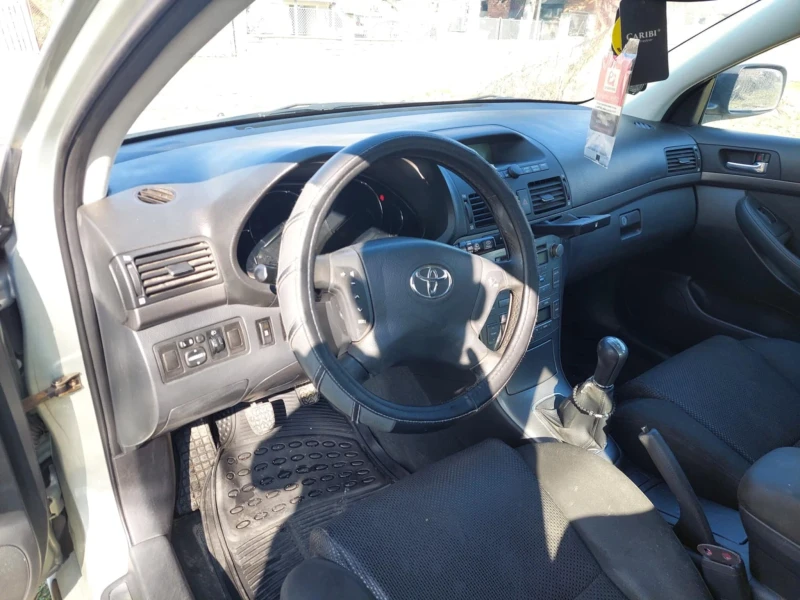 Toyota Avensis, снимка 8 - Автомобили и джипове - 48870739