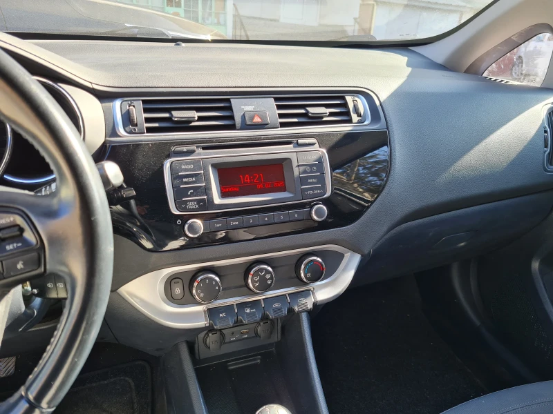 Kia Rio, снимка 17 - Автомобили и джипове - 49038077