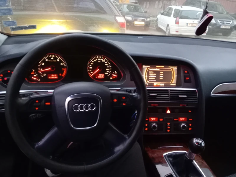 Audi A6 2.4i, снимка 3 - Автомобили и джипове - 49442466