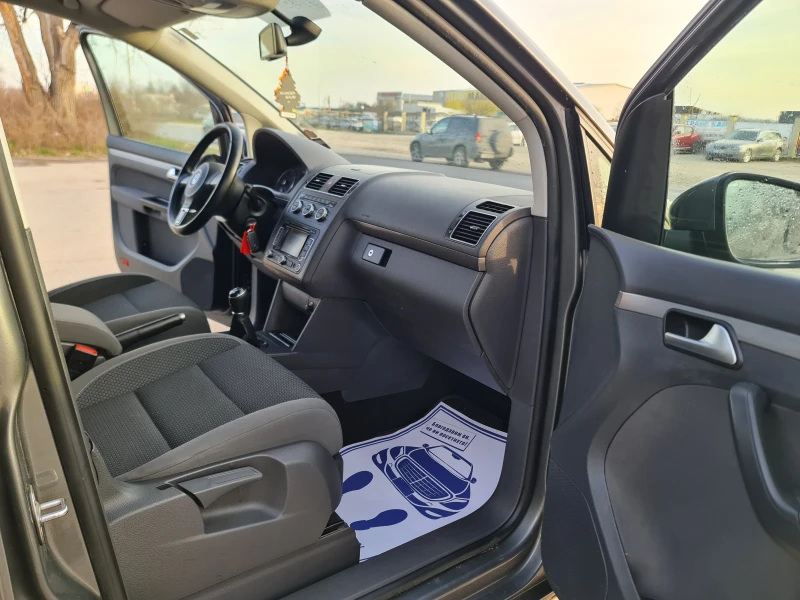 VW Touran FACE LIFT/R-LINE, снимка 12 - Автомобили и джипове - 49535500