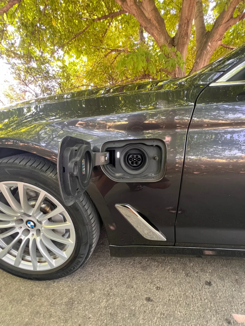 BMW 530E ЛИЗИНГ X-Drive, снимка 8 - Автомобили и джипове - 51160264