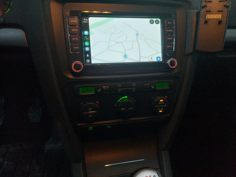 Skoda Octavia, снимка 9 - Автомобили и джипове - 52554960