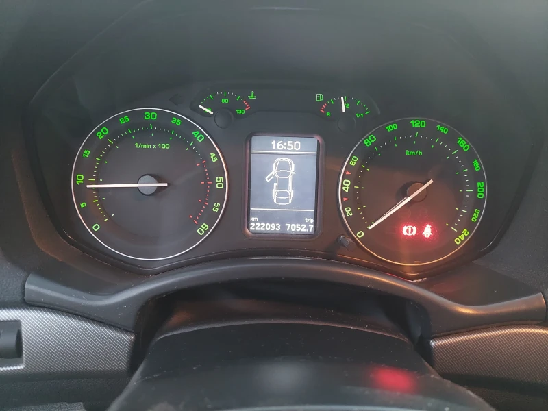 Skoda Octavia, снимка 8 - Автомобили и джипове - 52554960