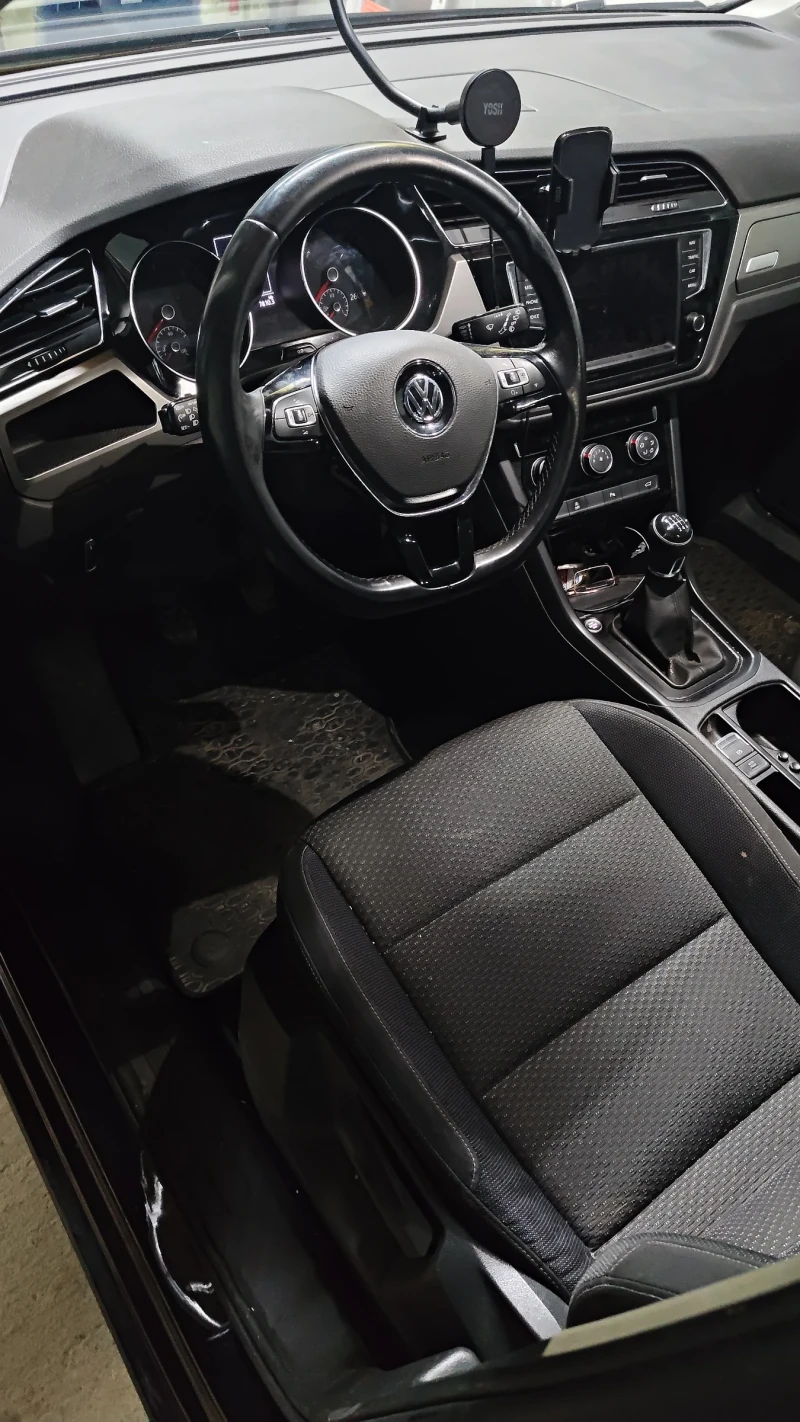 VW Touran 2.0 TDI, снимка 3 - Автомобили и джипове - 52923432