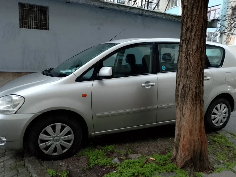 Toyota Avensis 2.0 D4D, снимка 2 - Автомобили и джипове - 53075917