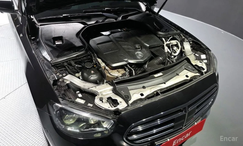 Mercedes-Benz E 220, снимка 6 - Автомобили и джипове - 53123725