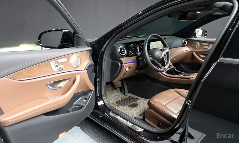 Mercedes-Benz E 220, снимка 10 - Автомобили и джипове - 53123725