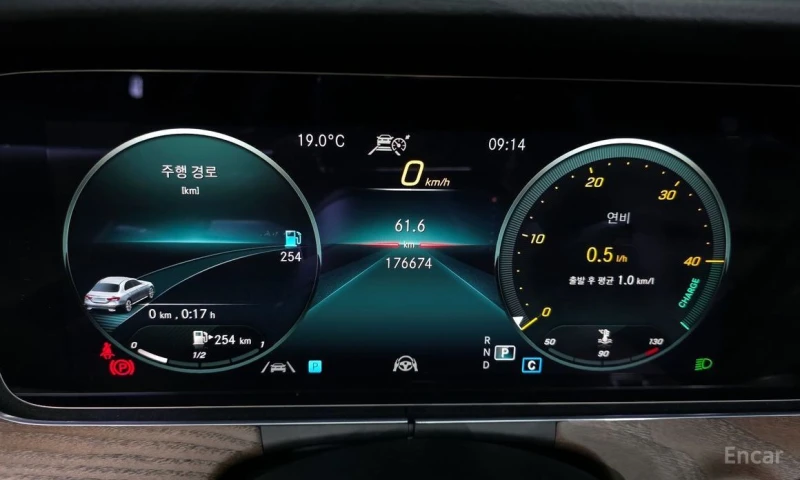 Mercedes-Benz E 220, снимка 8 - Автомобили и джипове - 53123725