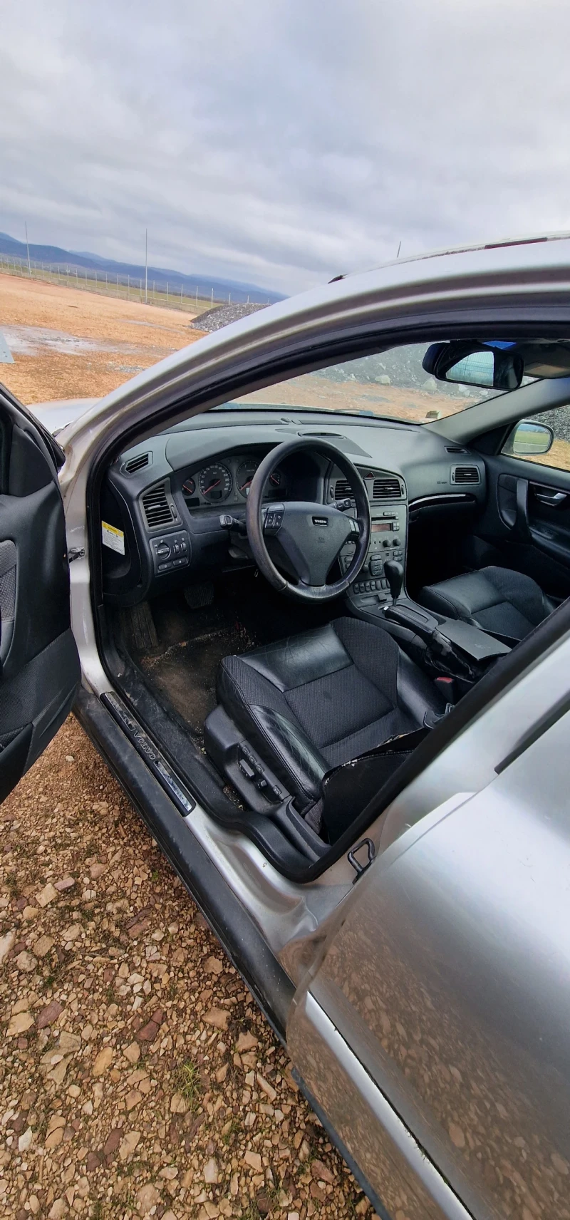 Volvo S60 2.4 D5, снимка 9 - Автомобили и джипове - 53131530