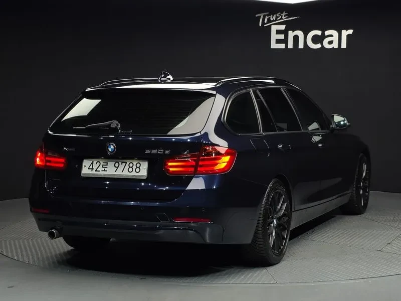 BMW 320 d xDrive, снимка 2 - Автомобили и джипове - 54589715