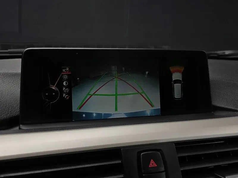 BMW 320 d xDrive, снимка 14 - Автомобили и джипове - 54589715