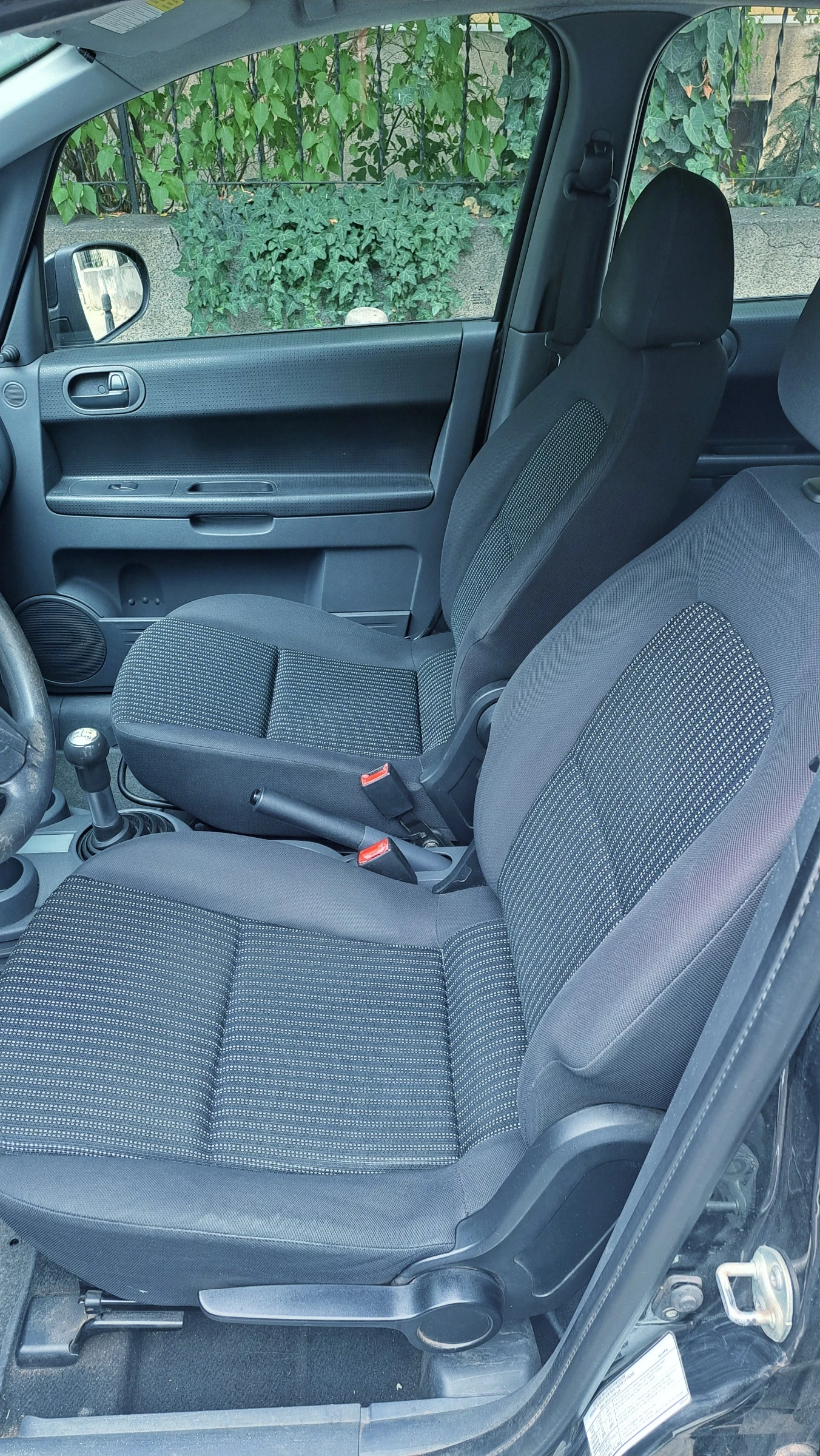 Mitsubishi Colt  - изображение 6