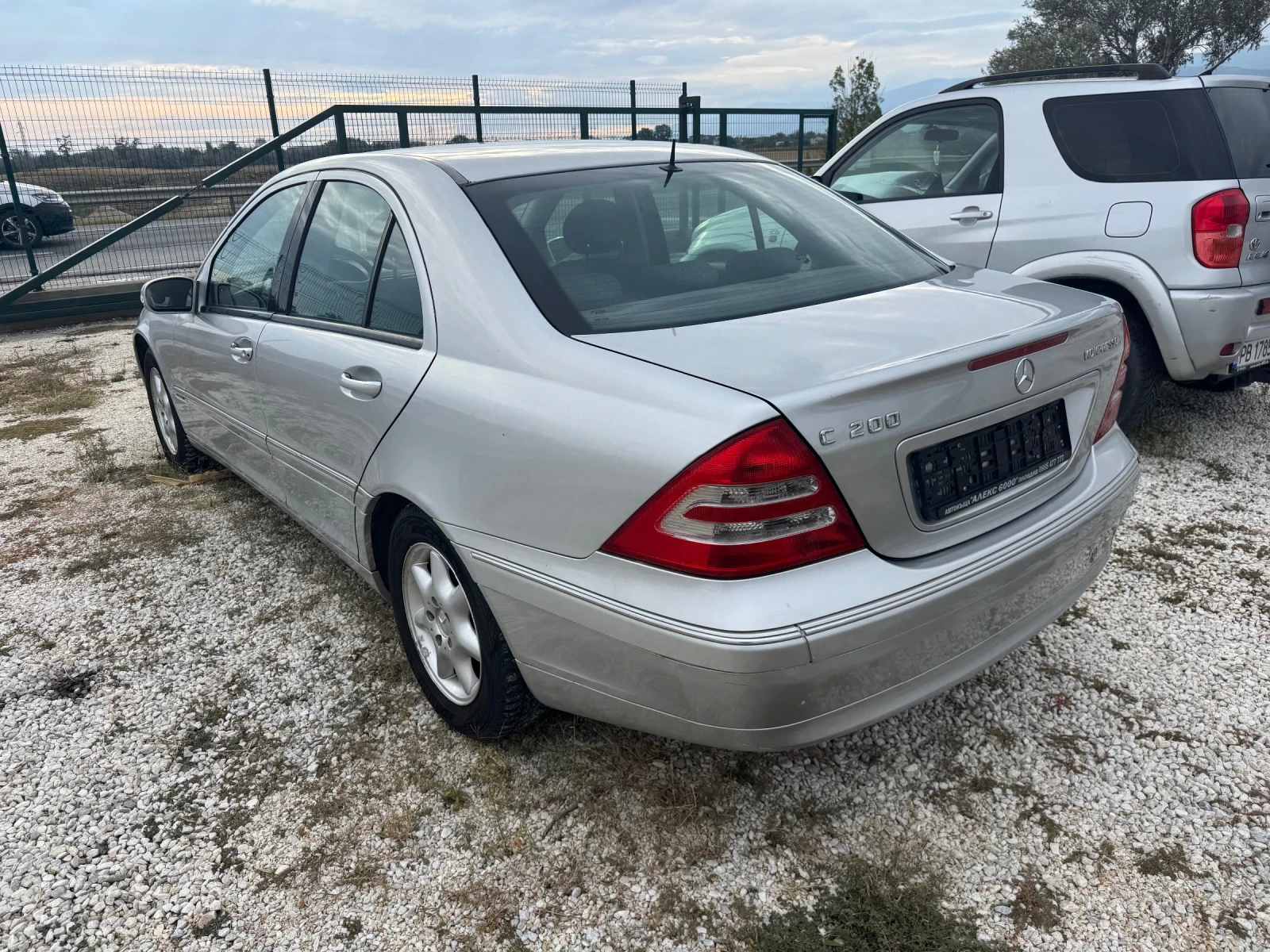 Mercedes-Benz C 200  - изображение 4