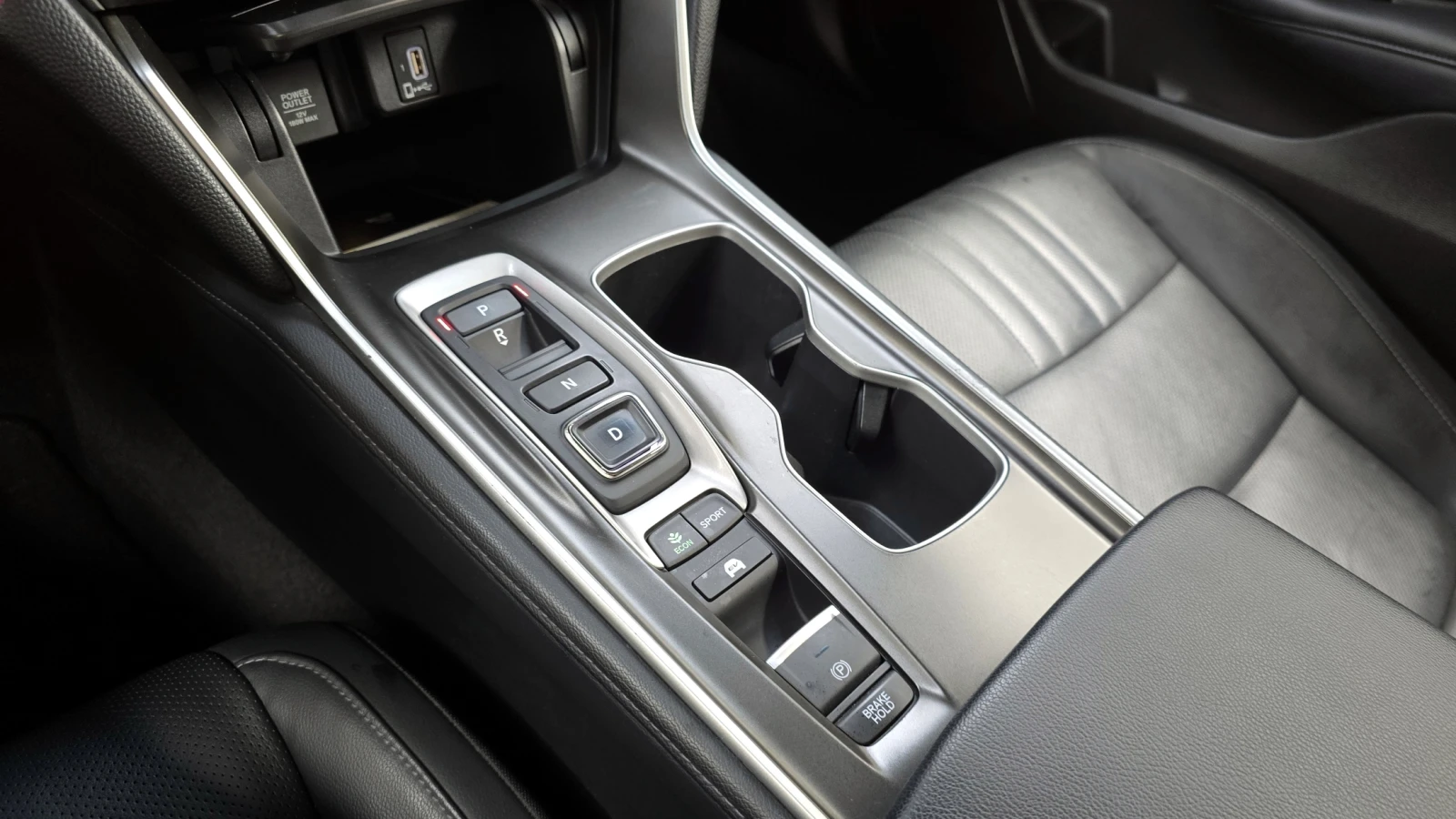 Honda Accord  2.0 hubrid touring  | Mobile.bg   7