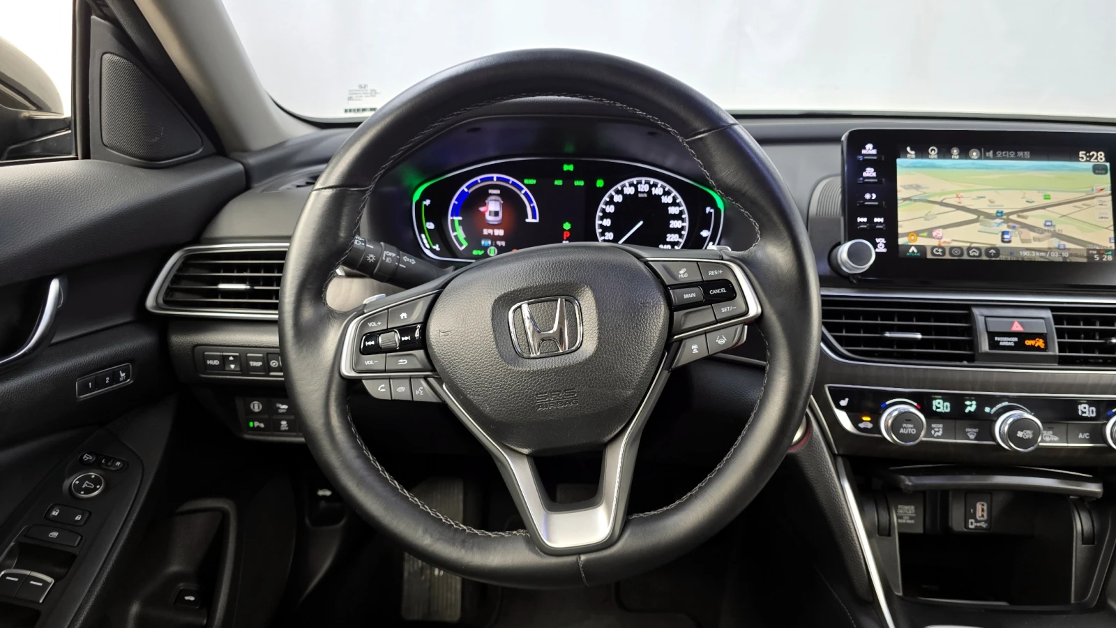 Honda Accord  2.0 hubrid touring  | Mobile.bg   11