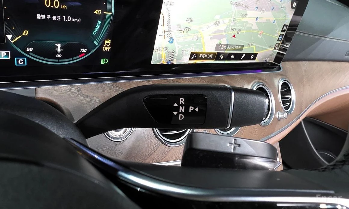 Mercedes-Benz E 220  - изображение 9