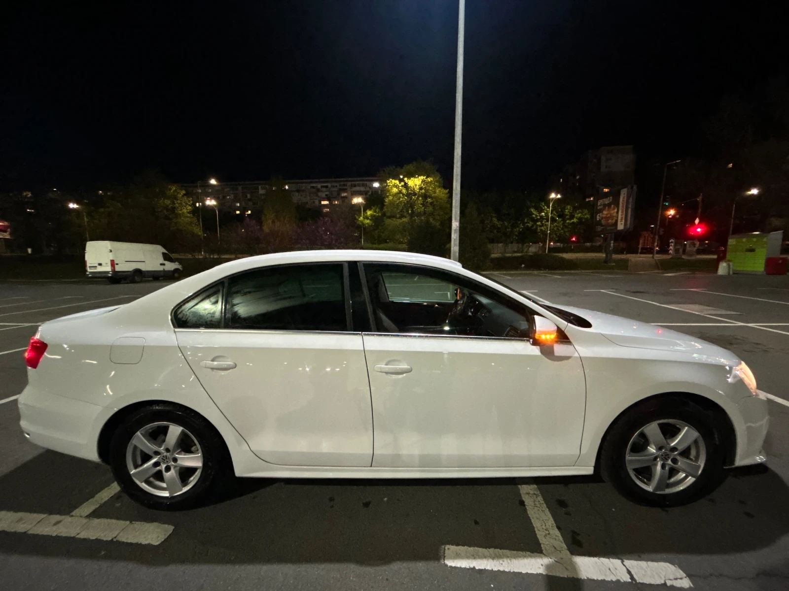 VW Jetta Blue Motion, снимка 5 - Автомобили и джипове - 54005523