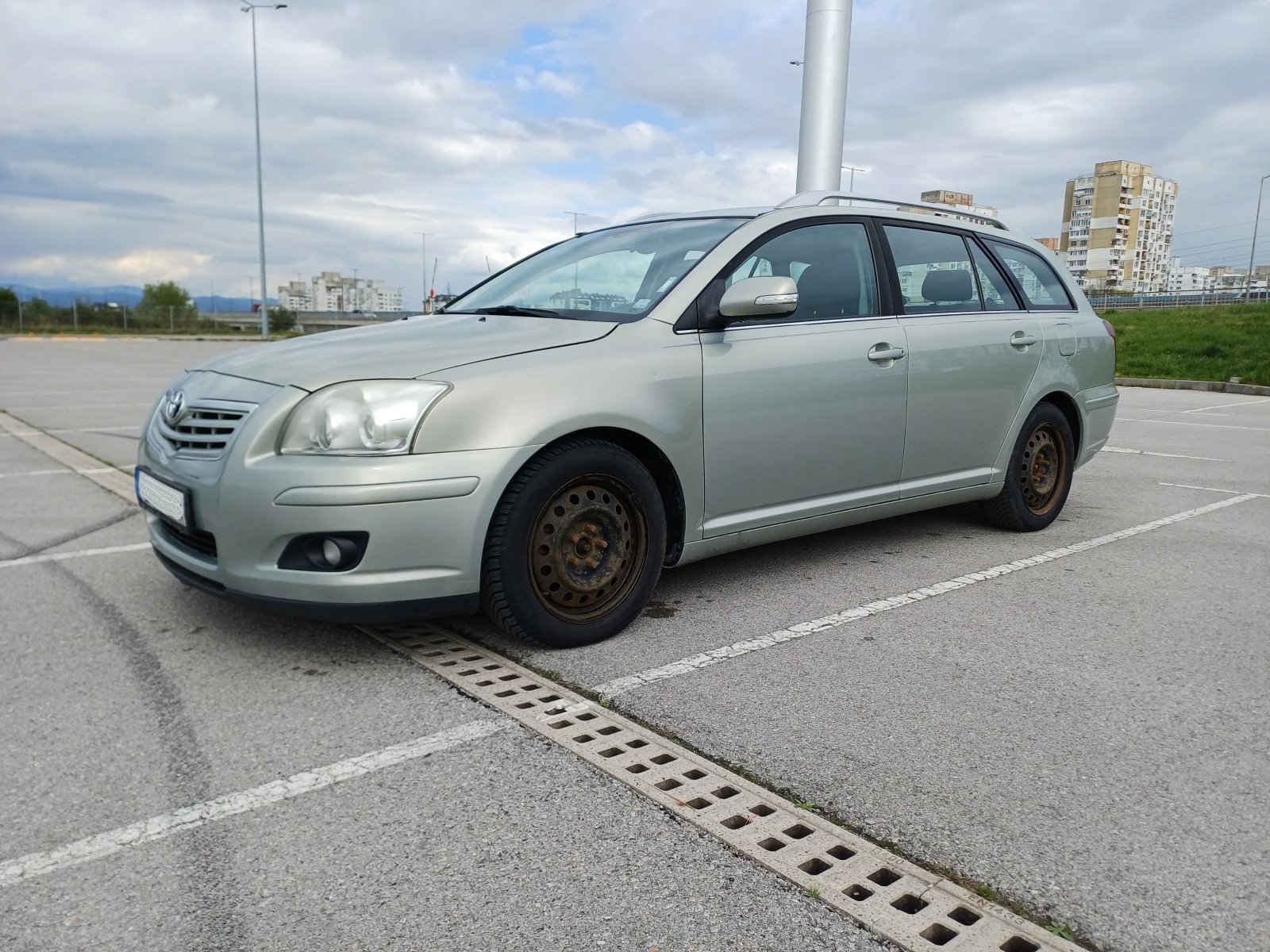 Toyota Avensis 2.2 EXECUTIVE, снимка 5 - Автомобили и джипове - 54284514