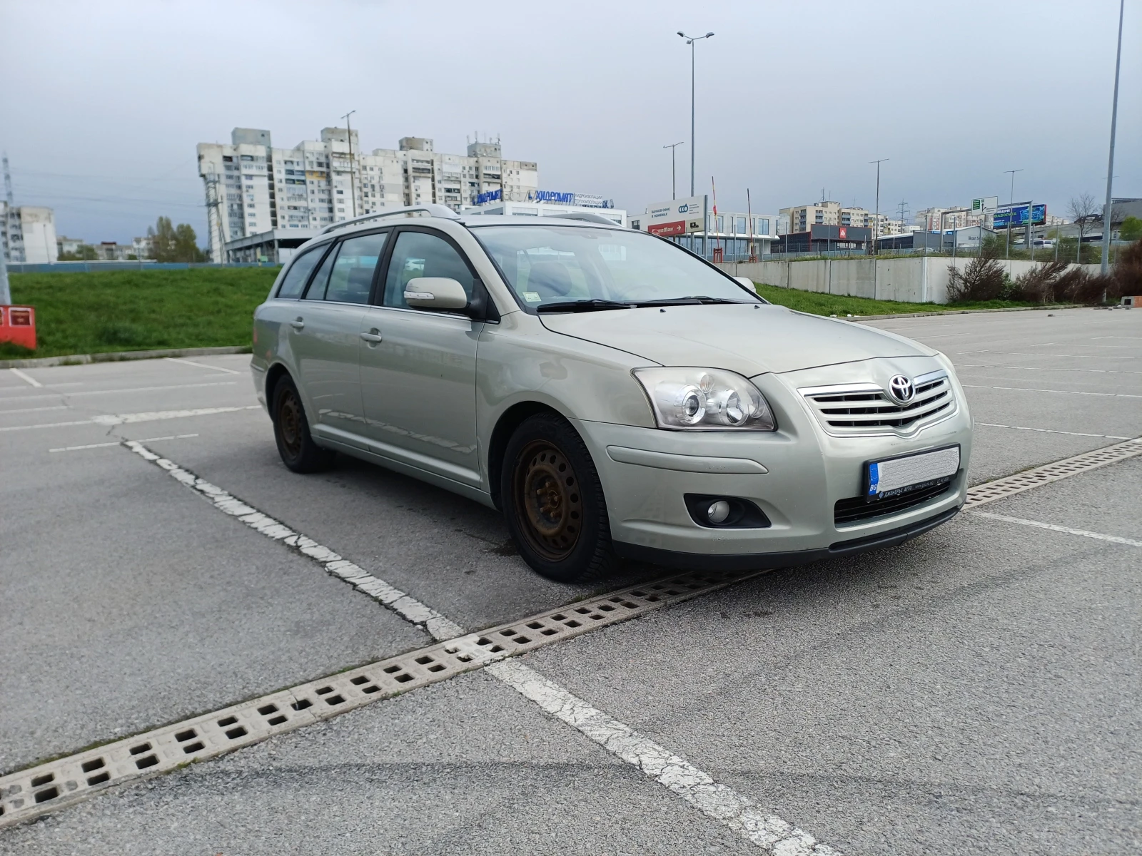 Toyota Avensis 2.2 EXECUTIVE, снимка 6 - Автомобили и джипове - 54284514