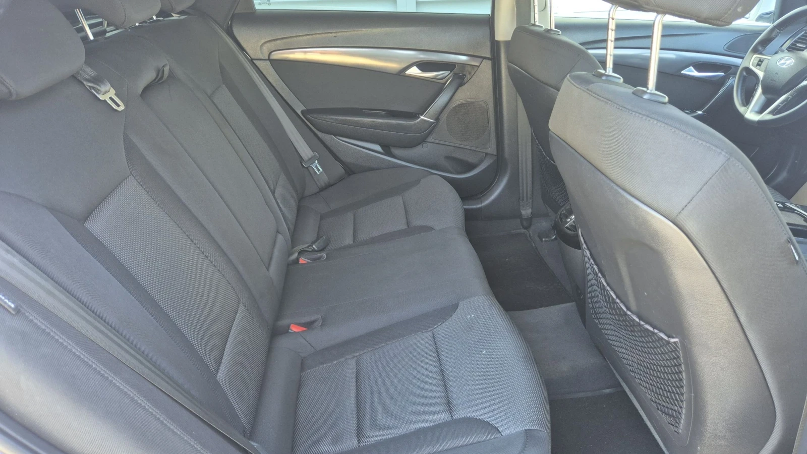 Hyundai I40 1.7 crdi 115к.с., снимка 15 - Автомобили и джипове - 54310971