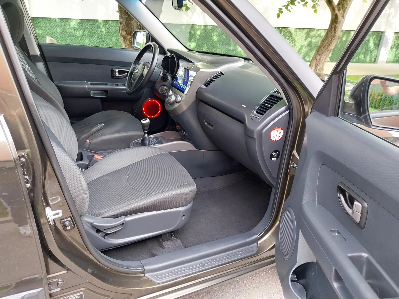 Kia Soul 1.6 CRDI* НАВИ* ПАНОРАМА * LUXURY* , снимка 9 - Автомобили и джипове - 54415109