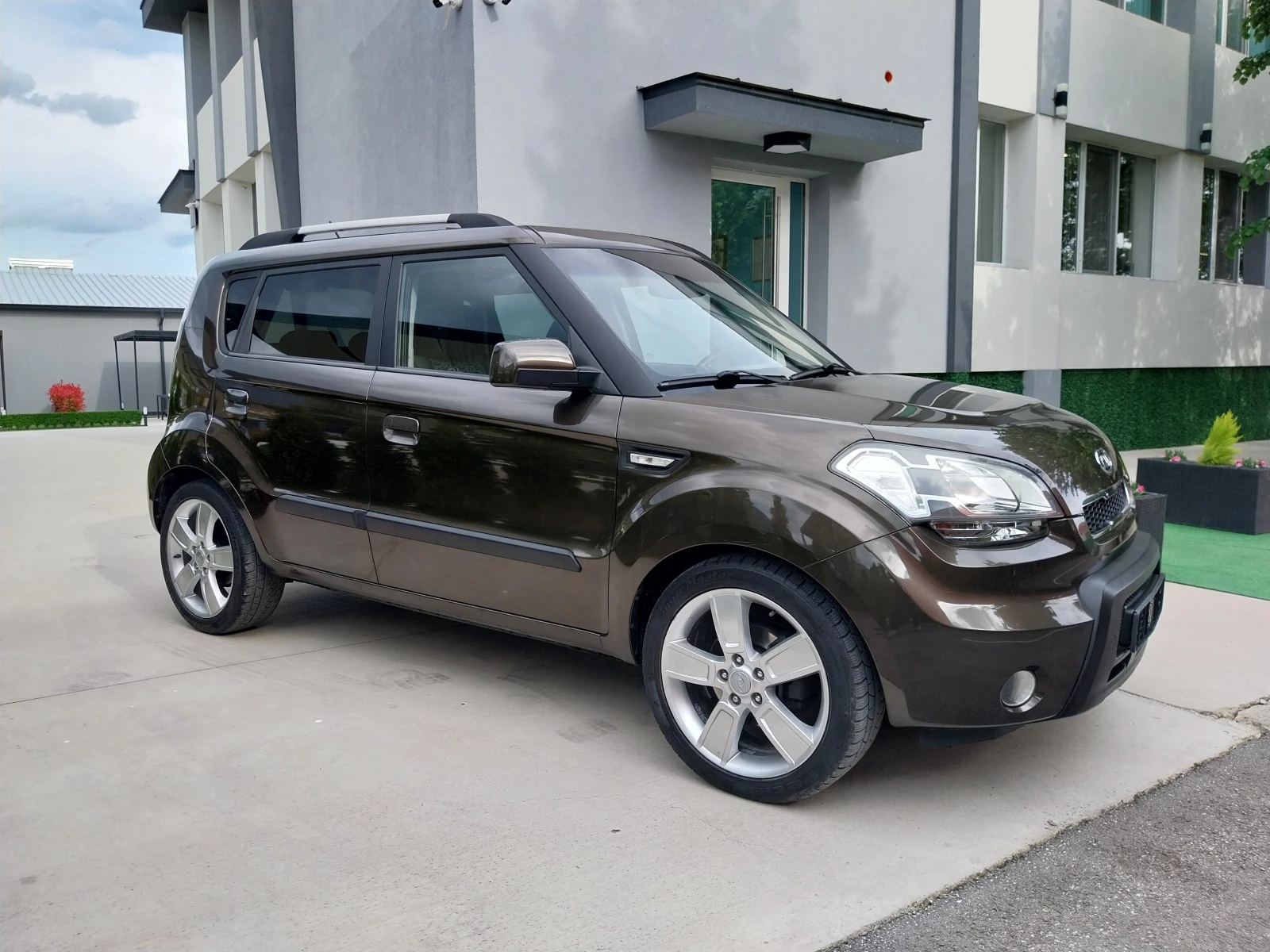 Kia Soul 1.6 CRDI* НАВИ* ПАНОРАМА * LUXURY* , снимка 3 - Автомобили и джипове - 54415109