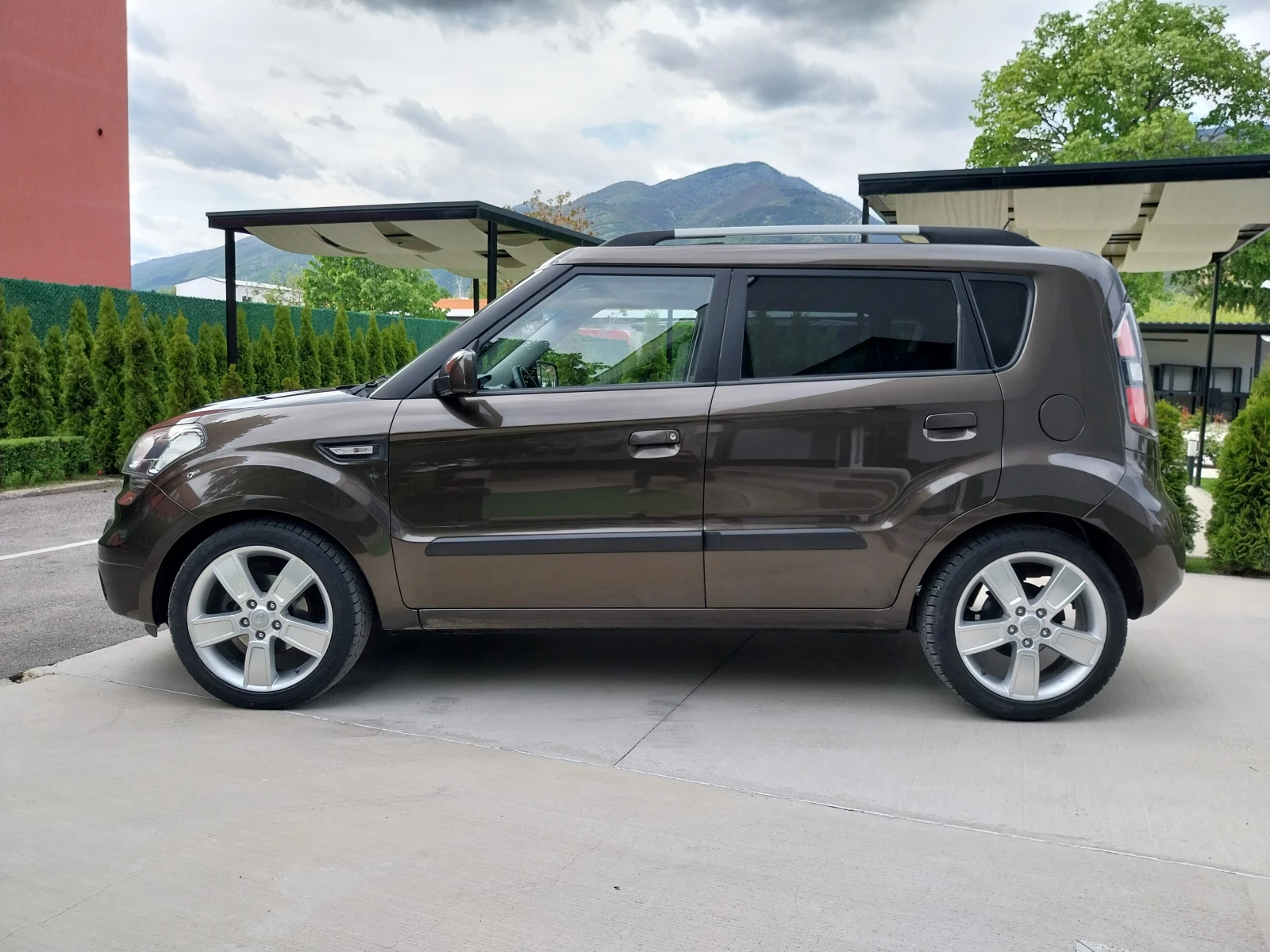 Kia Soul 1.6 CRDI* НАВИ* ПАНОРАМА * LUXURY* , снимка 6 - Автомобили и джипове - 54415109