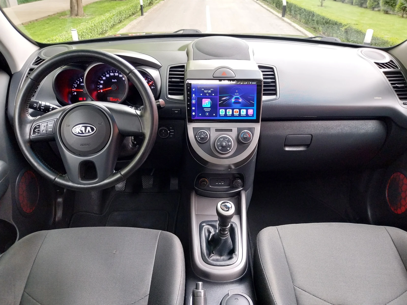 Kia Soul 1.6 CRDI* НАВИ* ПАНОРАМА * LUXURY* , снимка 11 - Автомобили и джипове - 54415109