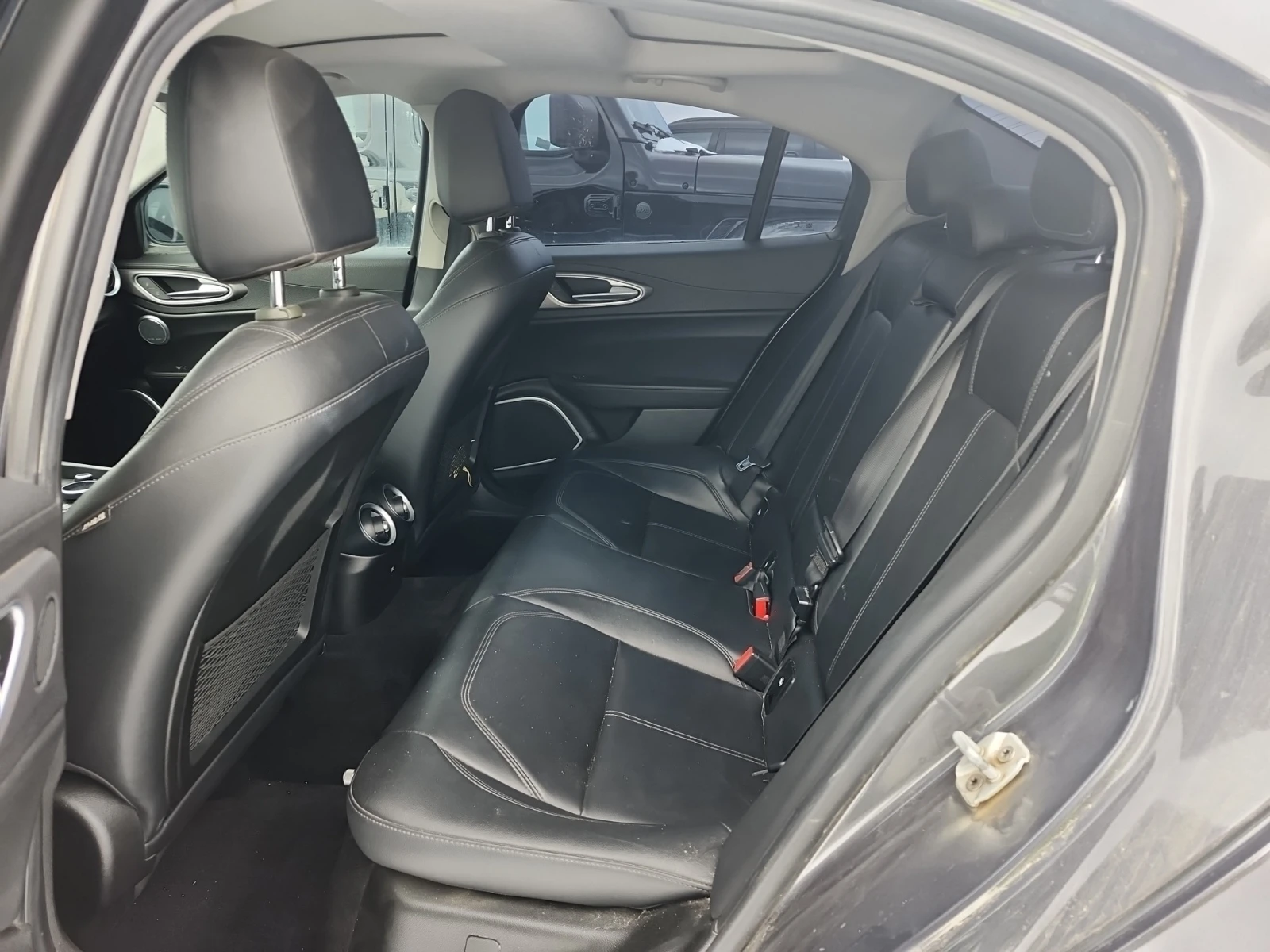 Alfa Romeo Giulia  Ti AWD, снимка 14 - Автомобили и джипове - 54480119
