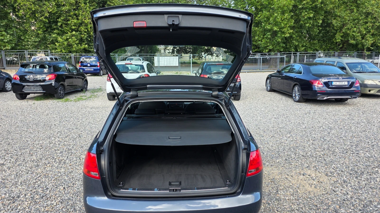 Audi A4 2.0 TDI, снимка 15 - Автомобили и джипове - 54977041