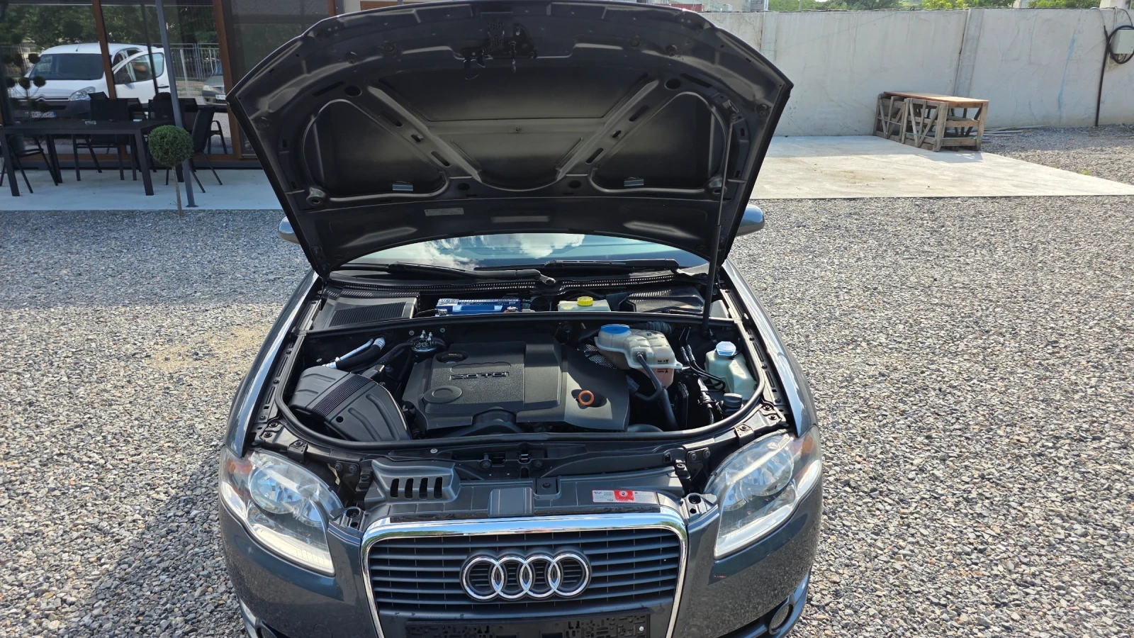Audi A4 2.0 TDI, снимка 16 - Автомобили и джипове - 54977041