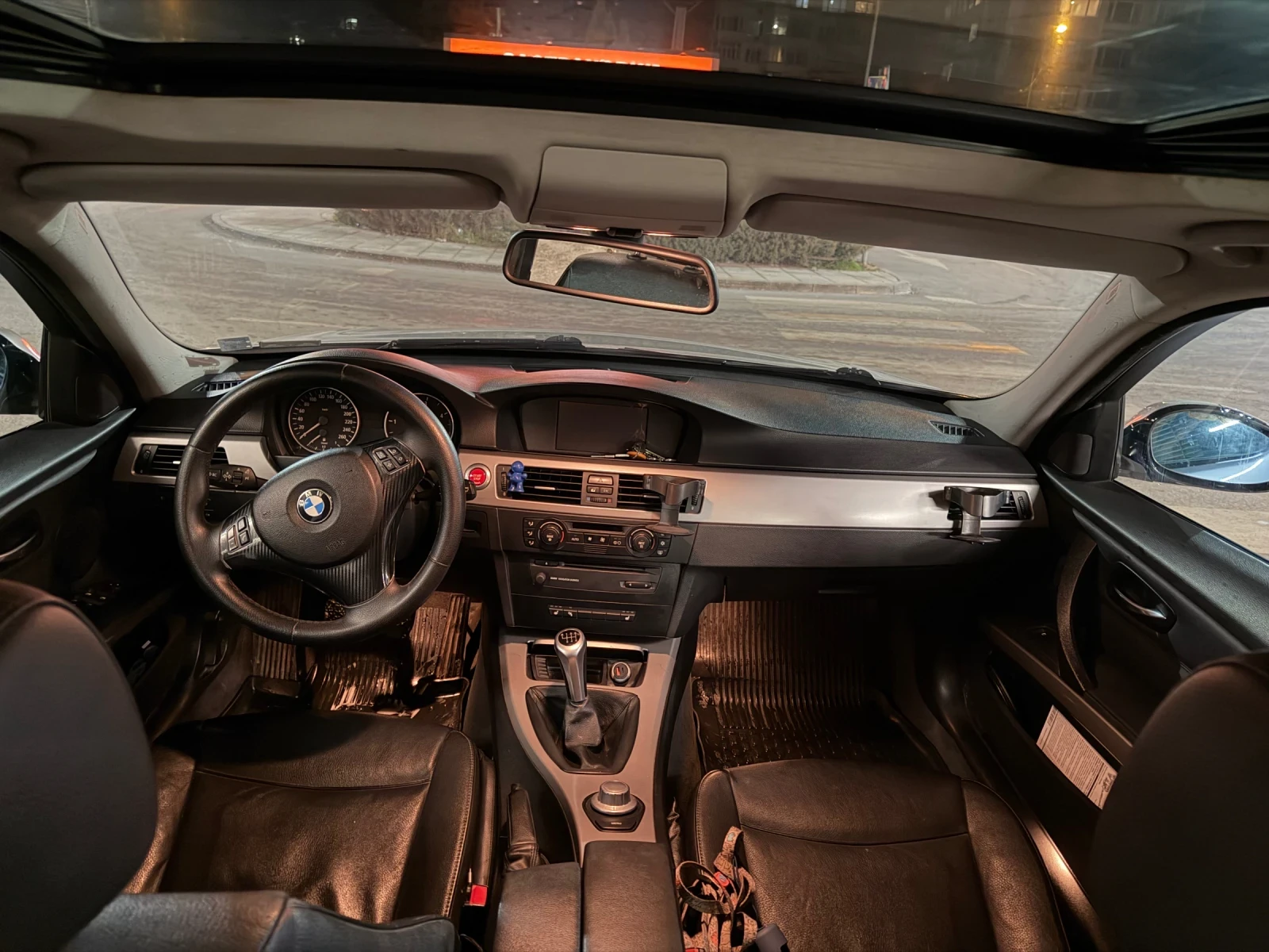 BMW 320, снимка 10 - Автомобили и джипове - 55479391