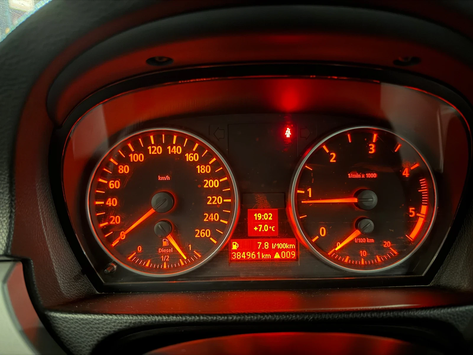 BMW 320, снимка 9 - Автомобили и джипове - 55479391
