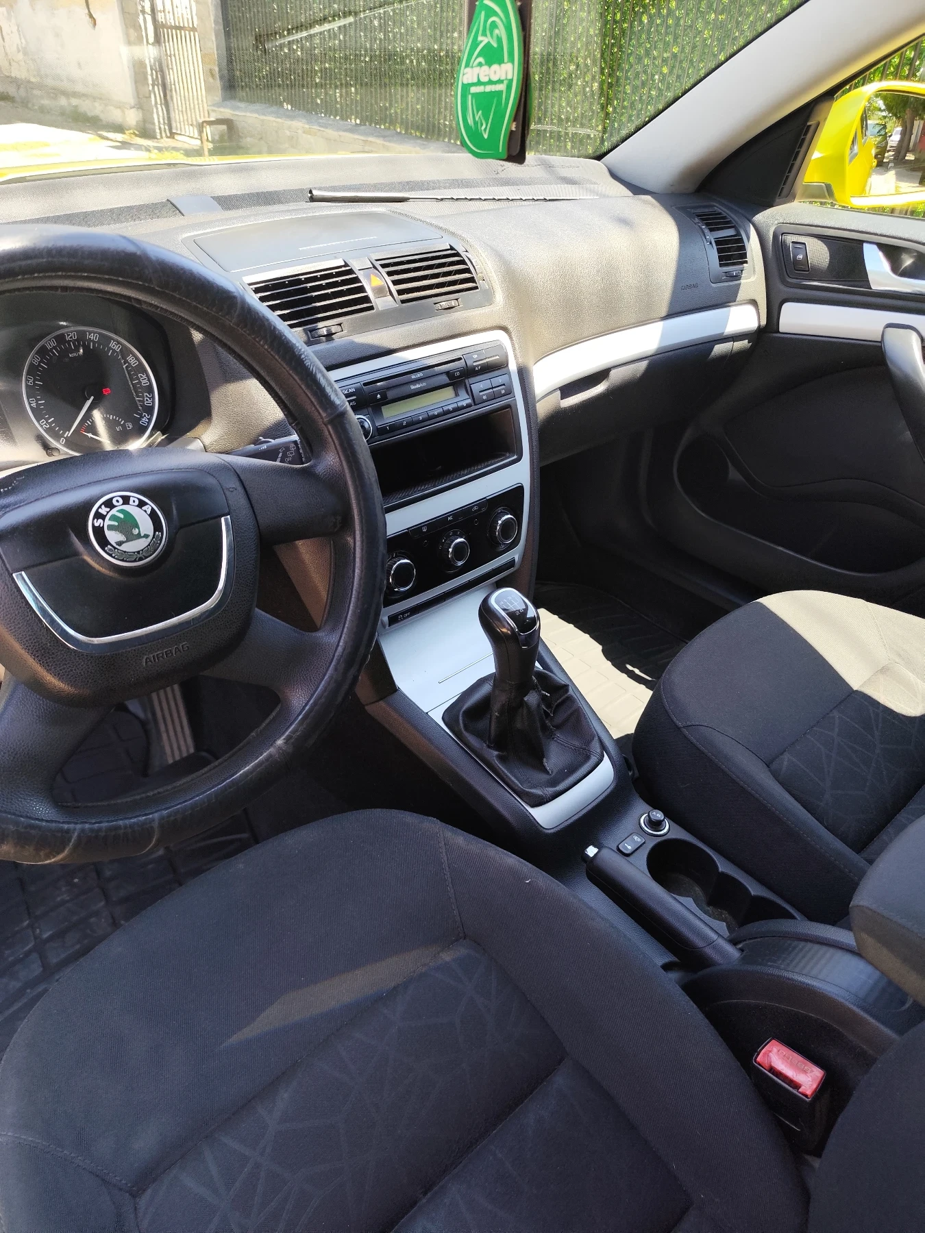 Skoda Octavia комби, снимка 13 - Автомобили и джипове - 55535395