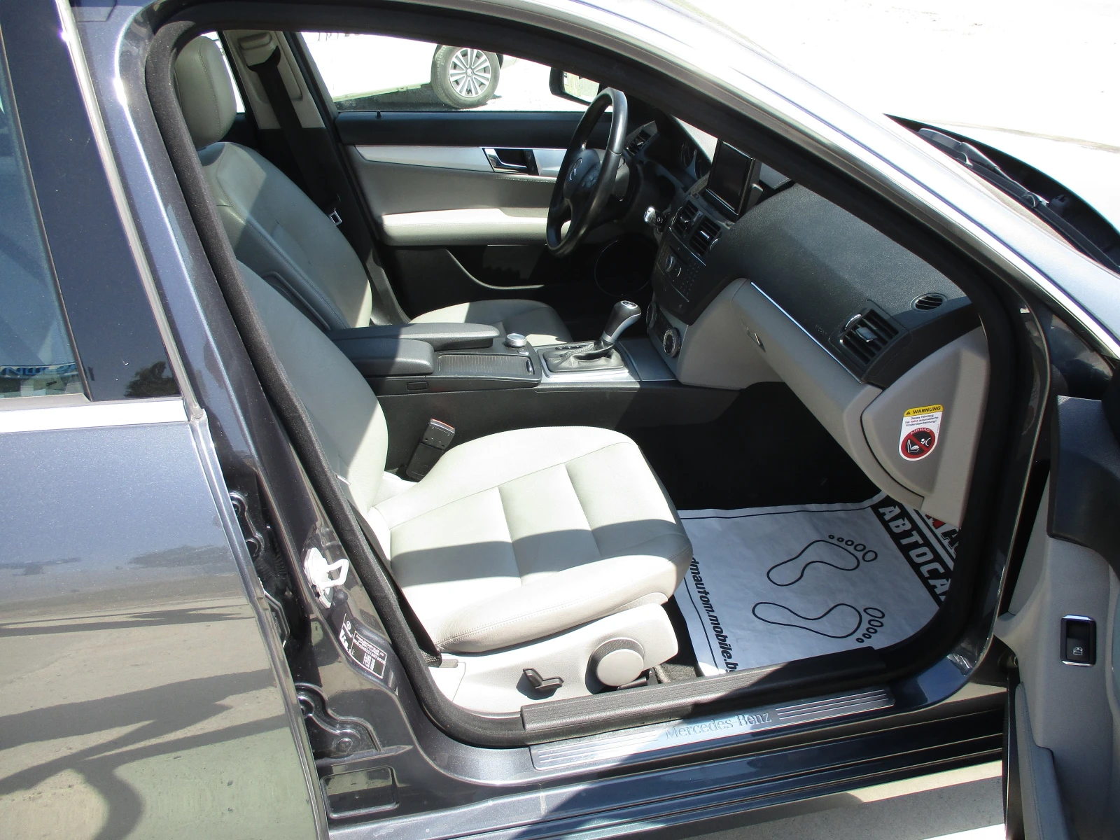 Mercedes-Benz C 320 3.0/ДИЗЕЛ/224кс./АВТОМАТИК/КАТО НОВА, снимка 13 - Автомобили и джипове - 55642405