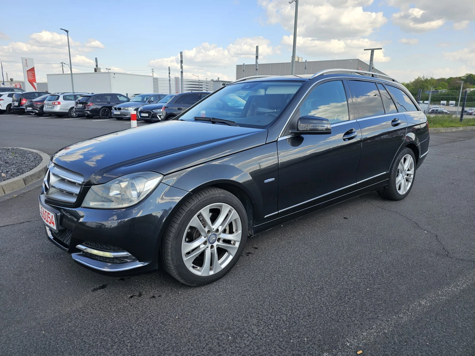 Mercedes-Benz 220 Нов внос, снимка 6 - Автомобили и джипове - 55892330
